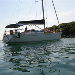 Crociera in barca a vela alle Incoronate e crociere in barca a vela con skipper alle Incoronate